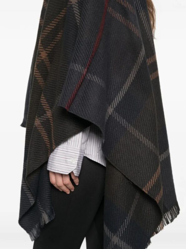 10092026_108.jpg BARBOUR Poncho Brown